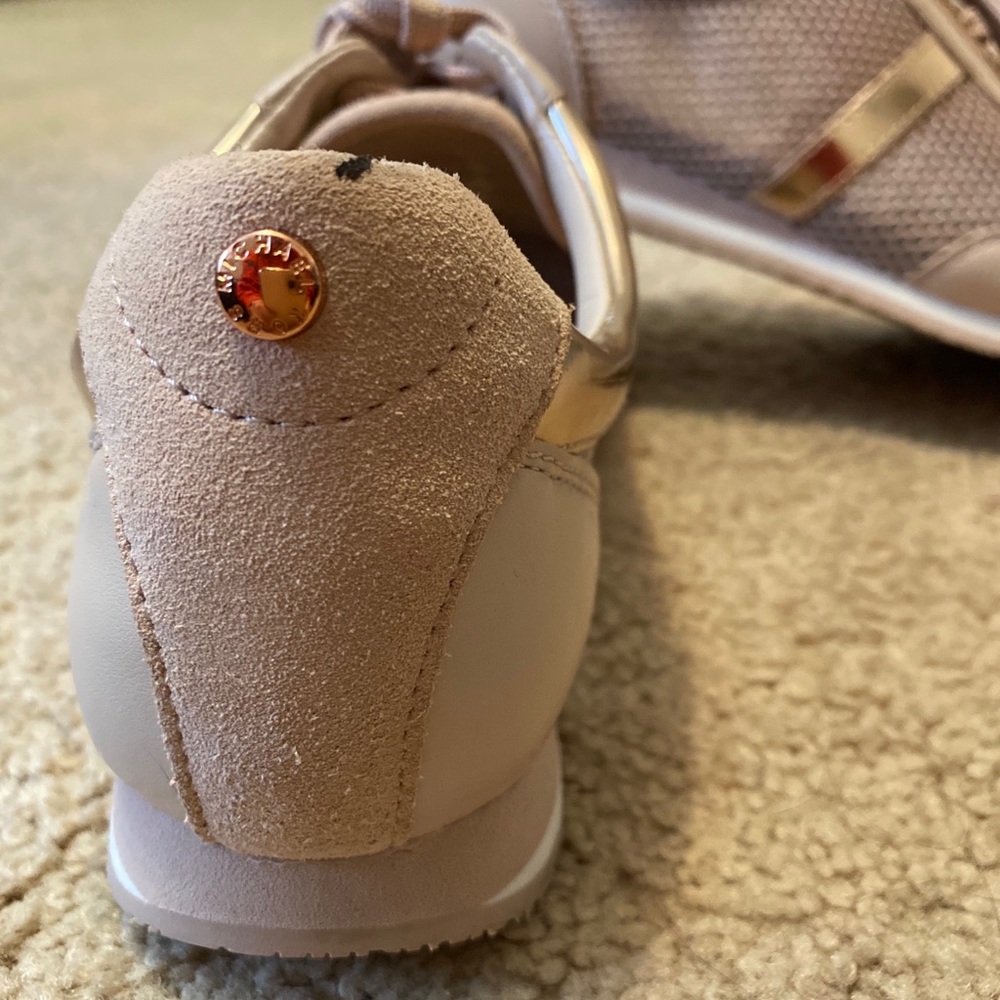 Michael Kors pink metallic gold sneaker size 6 - Picture 5 of 6